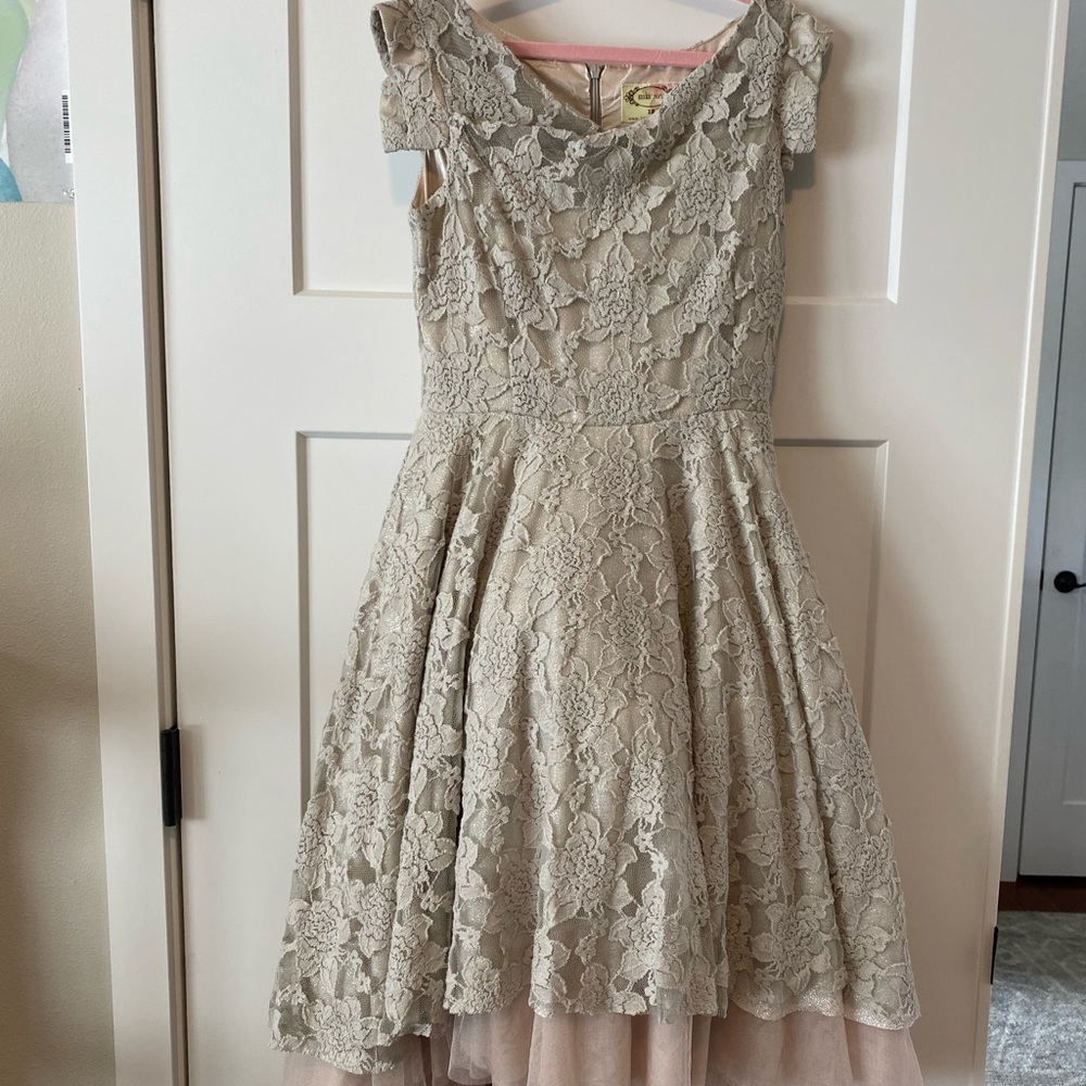 Gorgeous NWT Girls lace Joyfolie dress